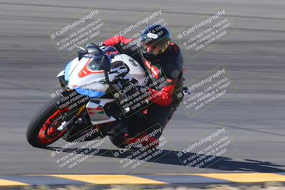 media/Nov-06-2023-Moto Forza (Mon) [[ce023d0744]]/4-Beginner Group/Session 2 (Bowl Tight Speed)/